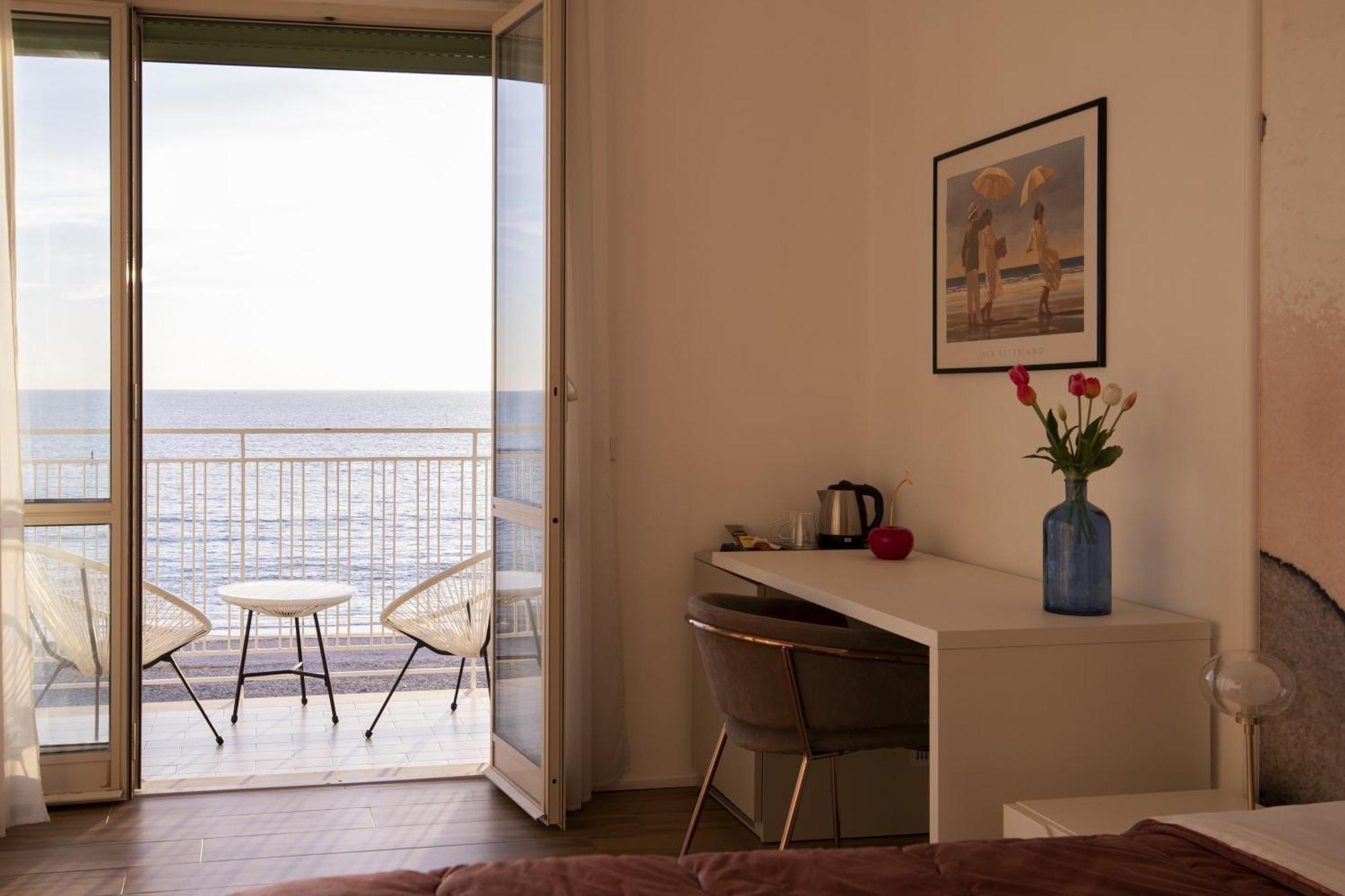 Cas' A Mare - Beachfront Luxury Suites Salerno Esterno foto