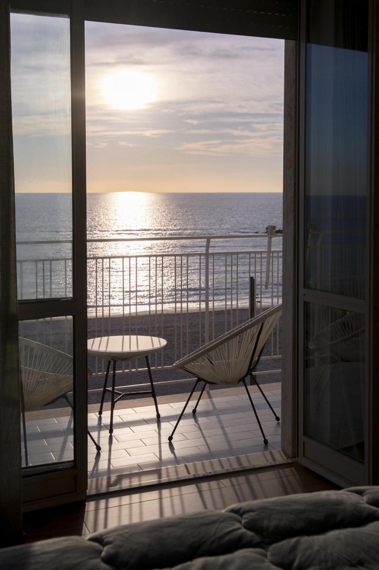 Cas' A Mare - Beachfront Luxury Suites Salerno Esterno foto