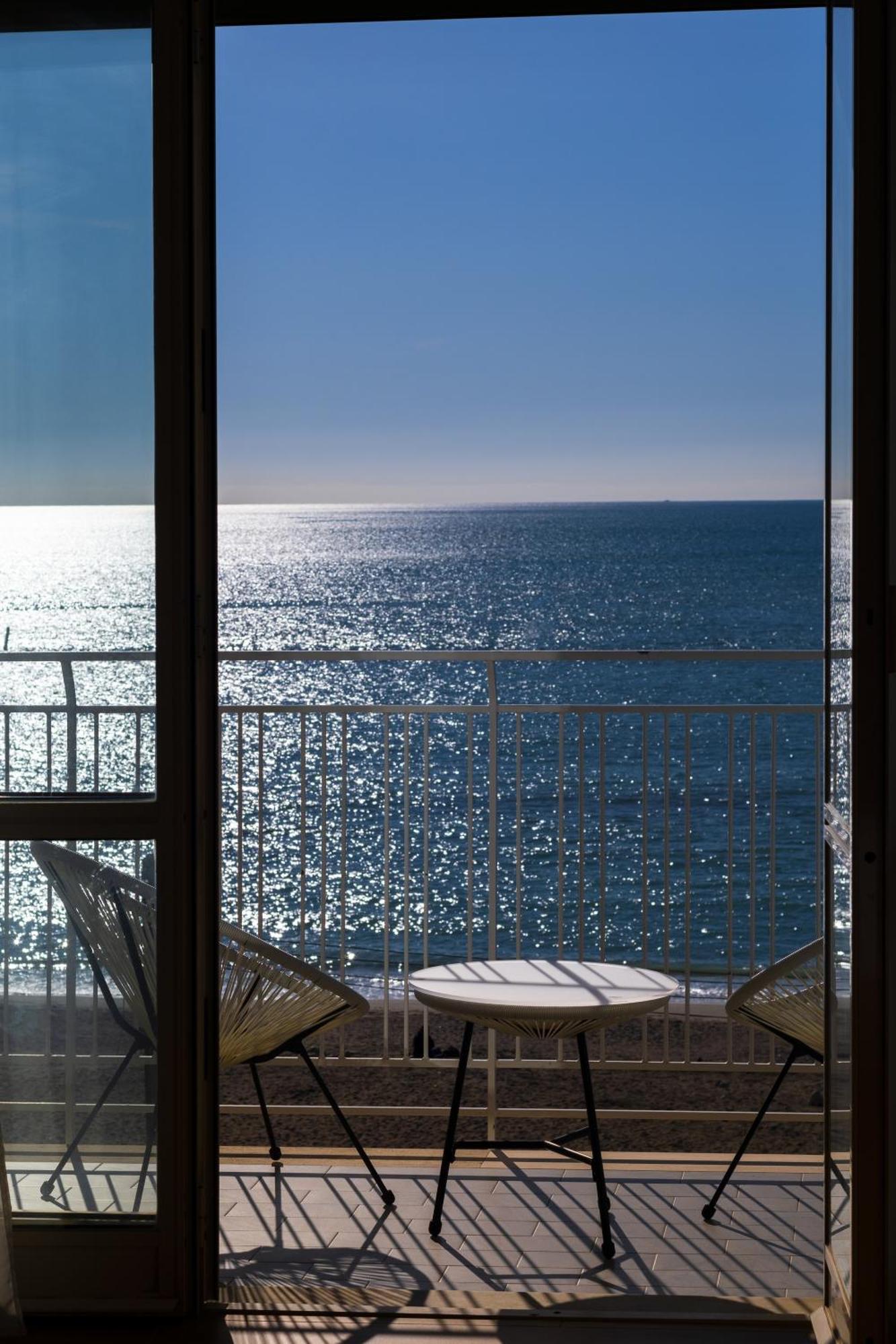 Cas' A Mare - Beachfront Luxury Suites Salerno Esterno foto