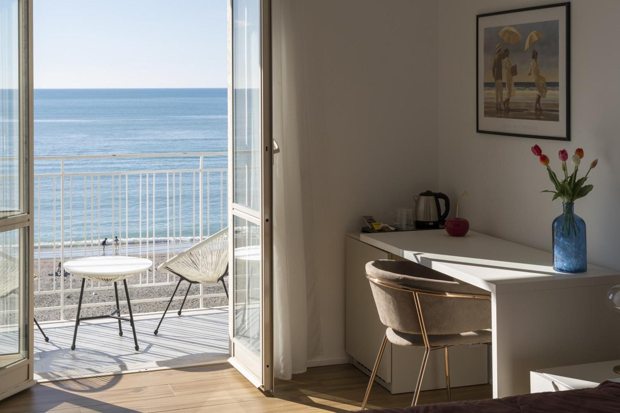 Cas' A Mare - Beachfront Luxury Suites Salerno Esterno foto